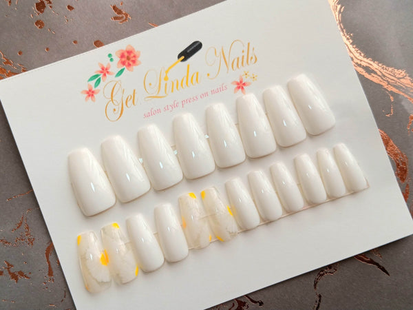 Daisy Ready to Ship - Get Linda Nails